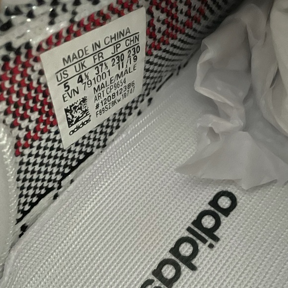 Adidas yeezy 350 v2 zebra size 5 - Picture 5 of 7